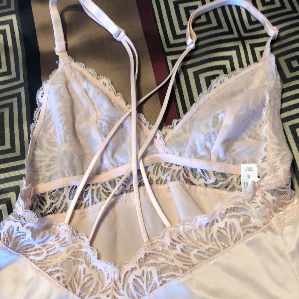 Simple Lingerie - Picture 5 of 6
